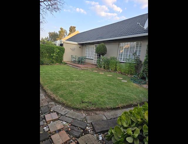 2 BEDROOM TOWNHOUSE FOR SALE IN ALBERTSDAL